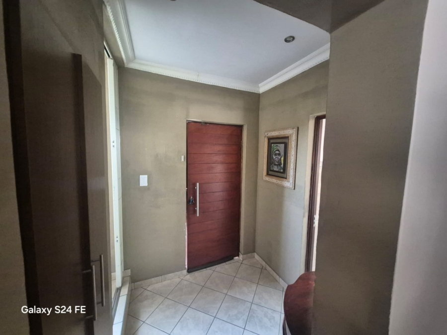 3 Bedroom Property for Sale in Safari Gardens North West
